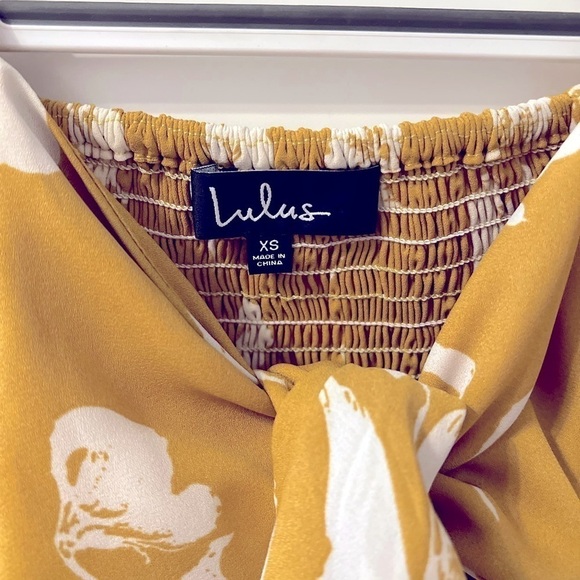 Lulu’s Tied for First Floral Print Tie-Front Crop Top - Picture 5 of 6